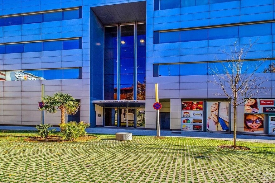 Retail in Rivas-Vaciamadrid, Madrid for sale - Building Photo - Image 2 of 5