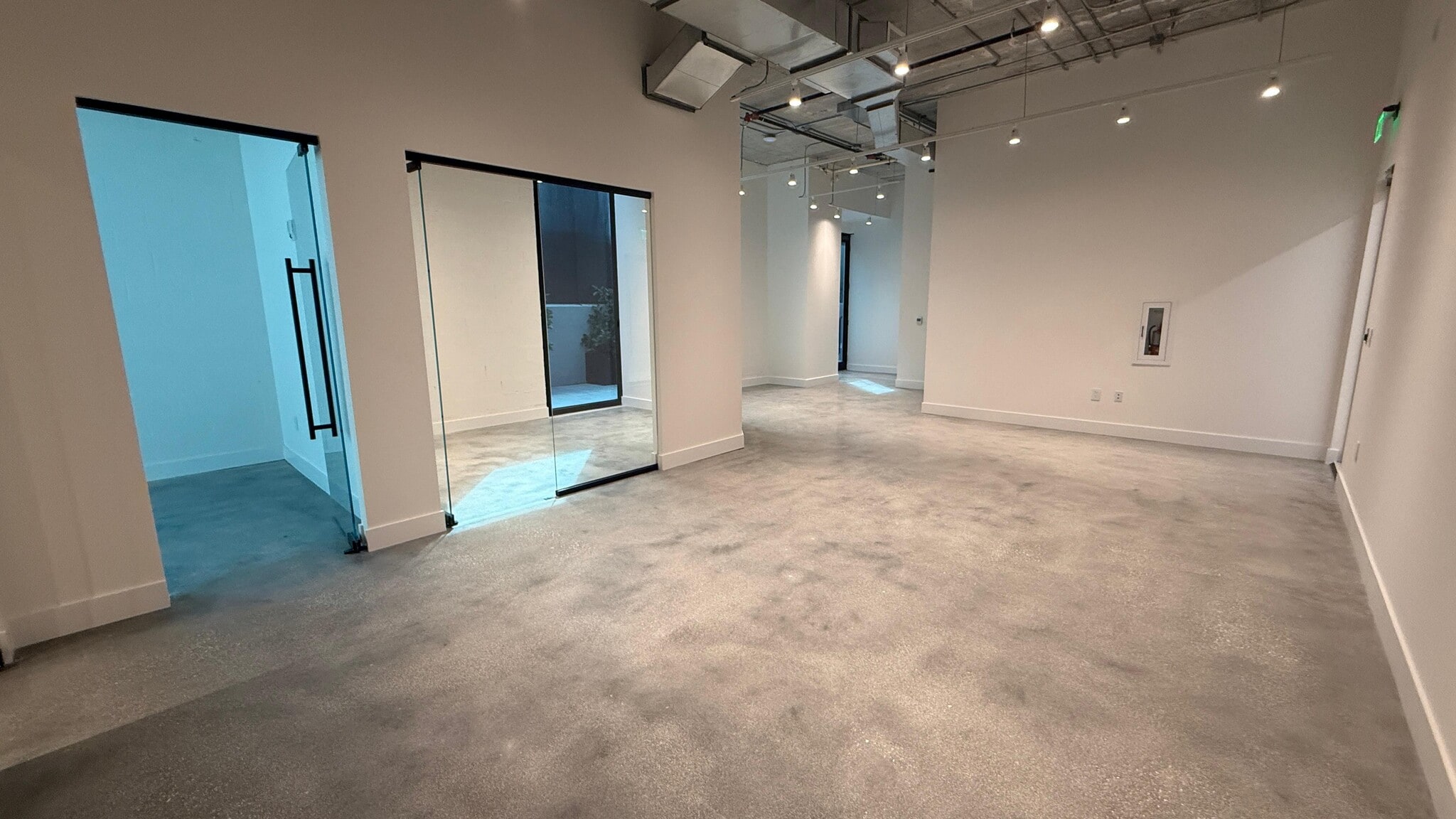 127 NW 27th St, Miami, FL for lease Building Photo- Image 1 of 8