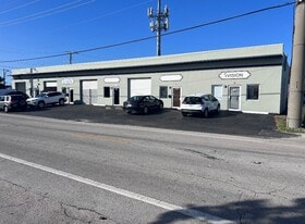 1,725 SF - Warehouse
