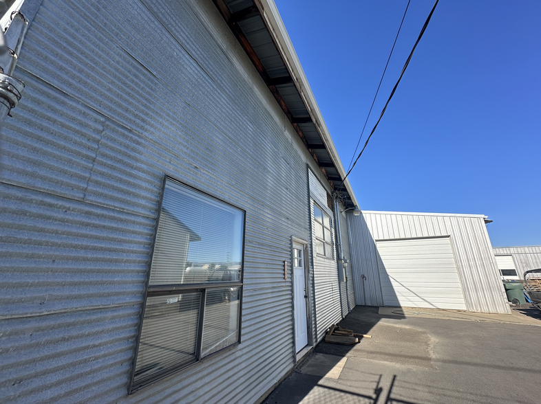 1108 N 9th Ave, Walla Walla, WA for lease - Building Photo - Image 2 of 2