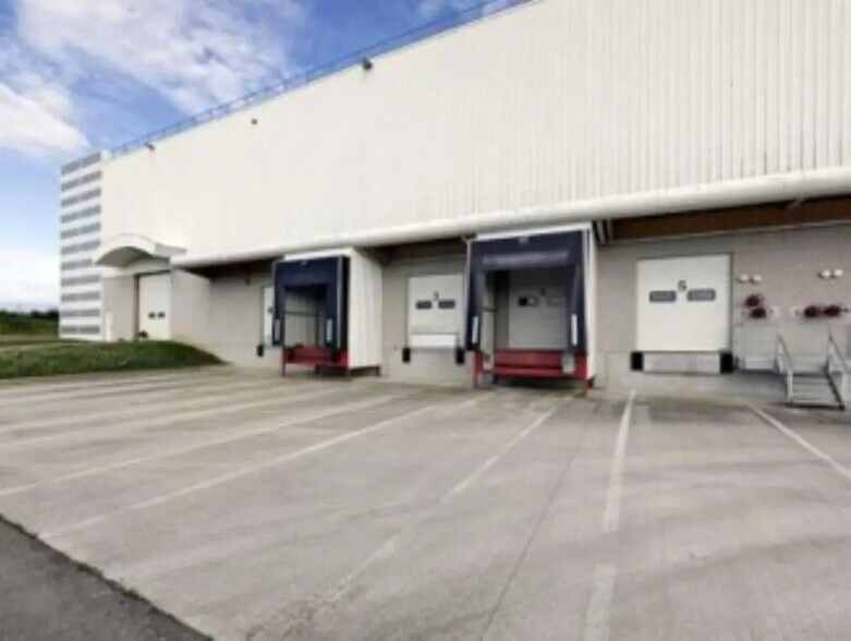 Office in Savigny-sur-Clairis for lease - Building Photo - Image 3 of 12