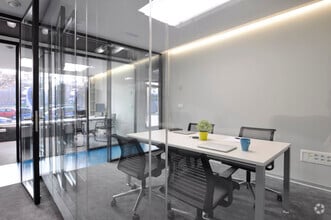 Calle López de Aranda, 42, Madrid, Madrid for lease Interior Photo- Image 2 of 7