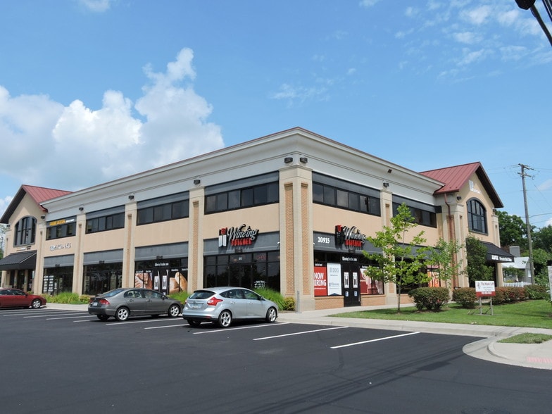20915 Ashburn Rd, Ashburn, VA for lease - Building Photo - Image 1 of 4