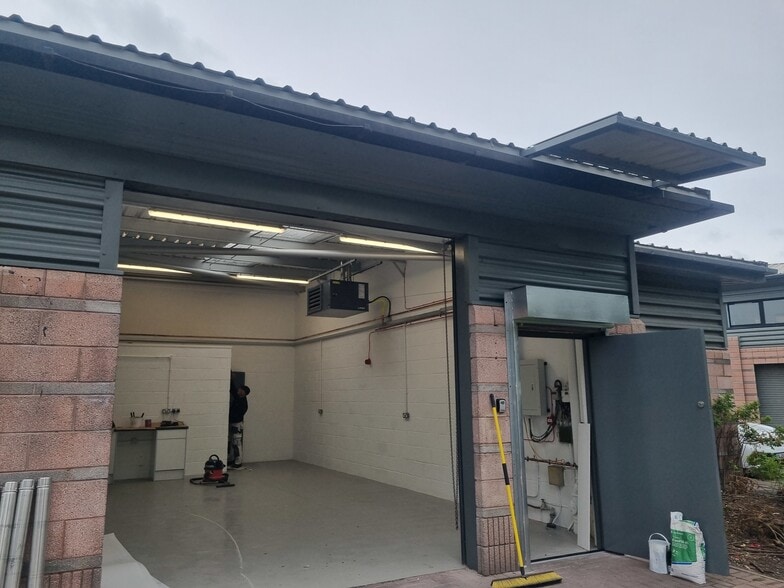 47-67 Peffer Pl, Edinburgh for lease - Building Photo - Image 1 of 12