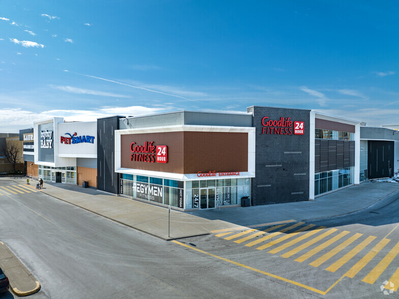 240 Leighland Ave, Oakville, ON for lease - Building Photo - Image 3 of 4