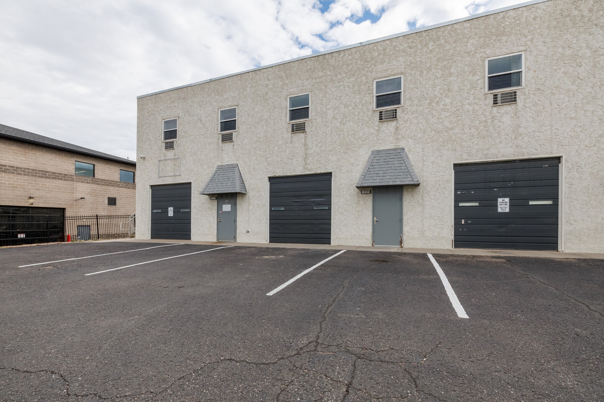 5306 S Bannock St, Littleton, CO for lease Interior Photo- Image 1 of 6