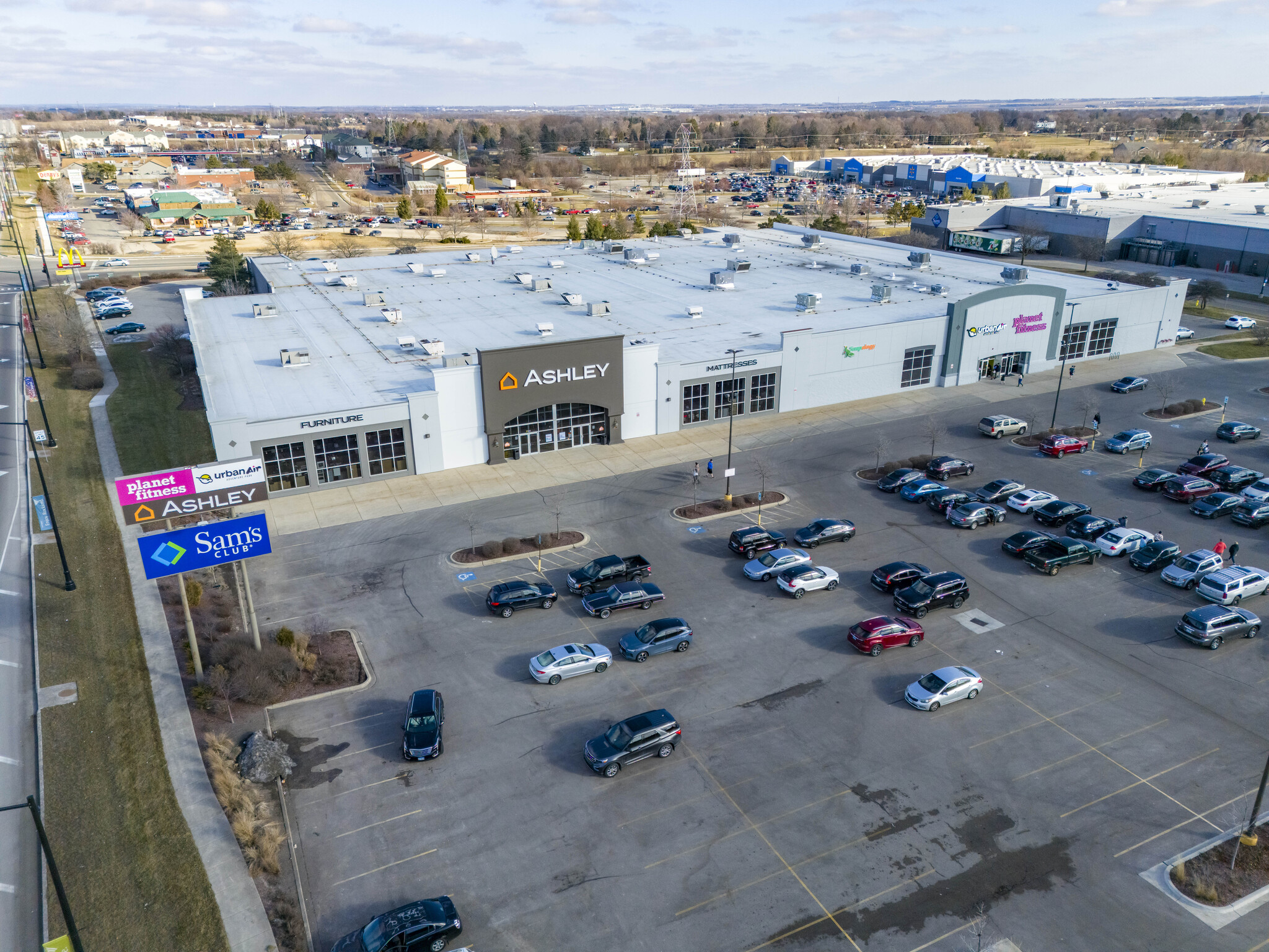 7143 E State St, Rockford, IL for sale Aerial- Image 1 of 14