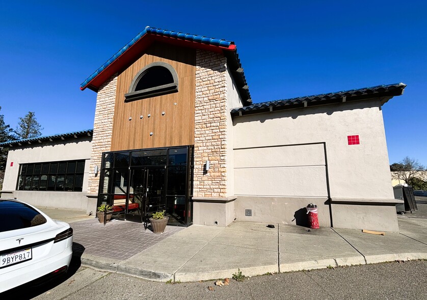 5312 Old Redwood Hwy, Petaluma, CA for lease - Building Photo - Image 1 of 14