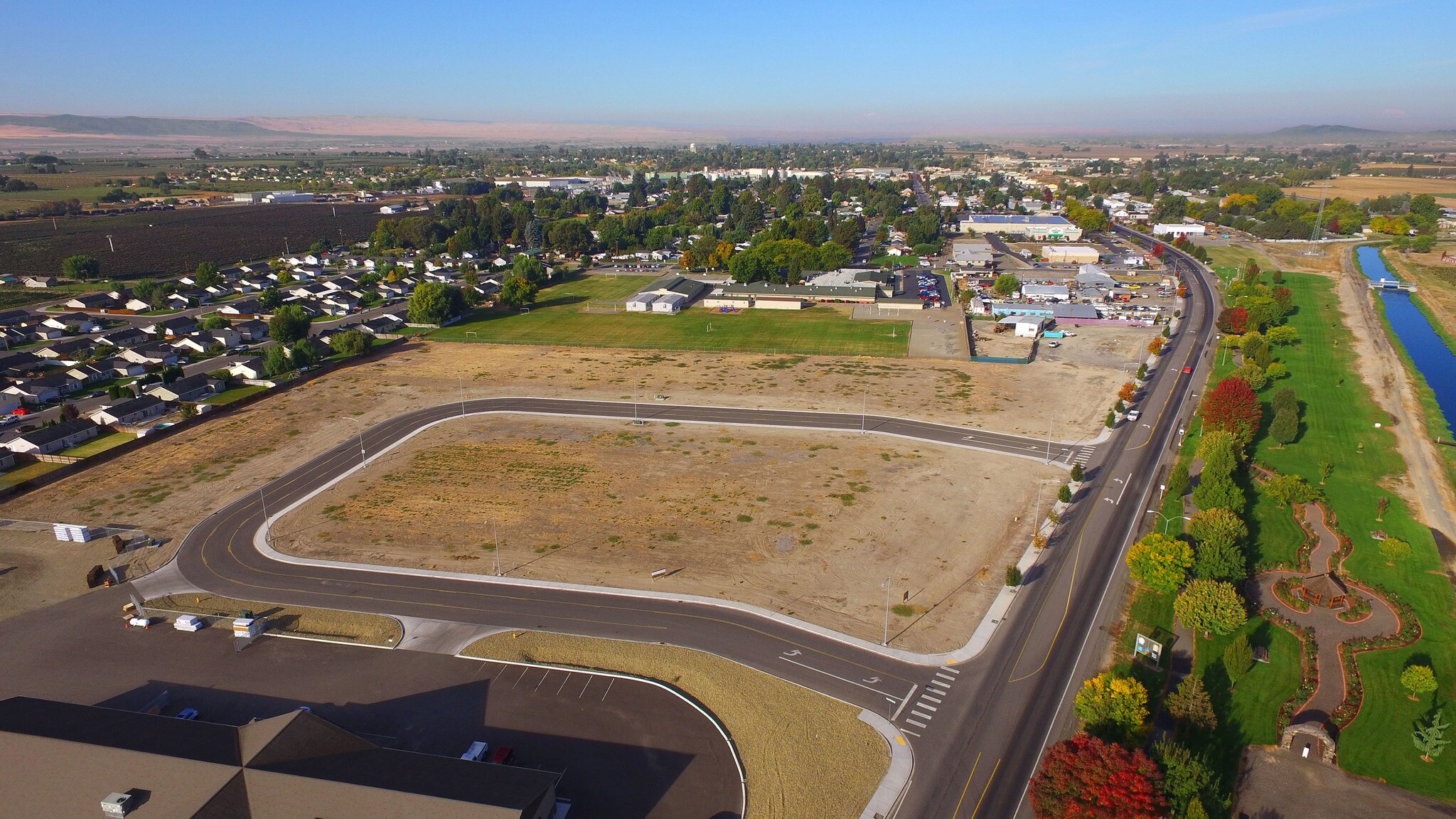 Vista Grande Way, Grandview, WA 98930 East Wine Country Plaza Lot