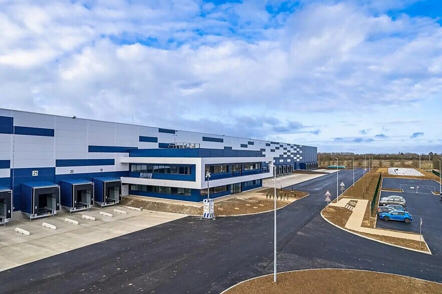 Industrial in Troyes for lease - Building Photo - Image 1 of 16