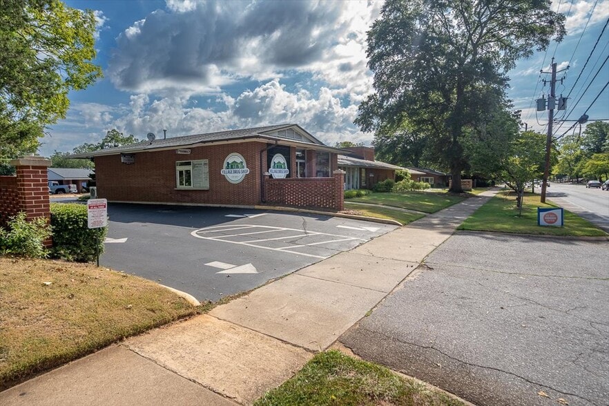 740 Prince Ave, Athens, GA for lease - Building Photo - Image 2 of 10