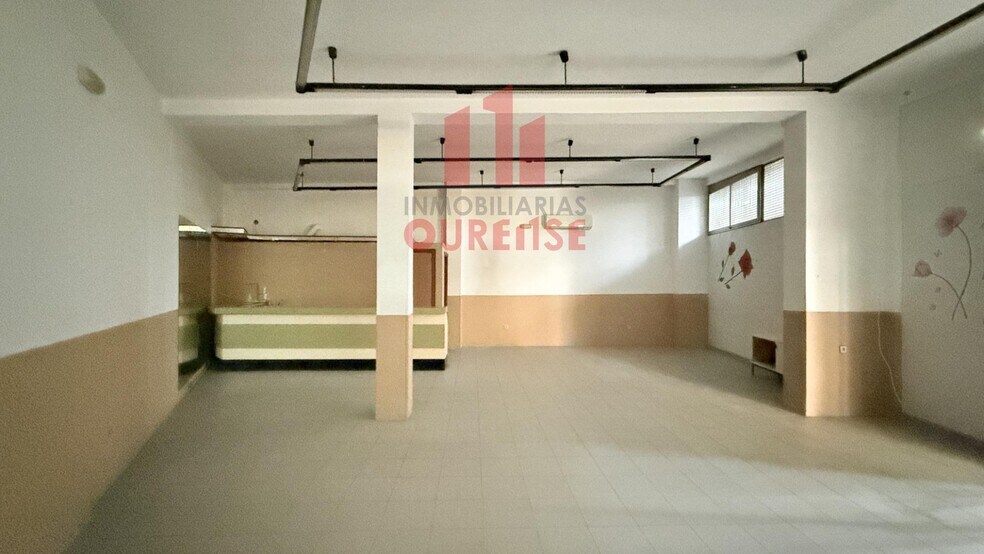 Retail in Ourense, Orense for lease - Building Photo - Image 3 of 6