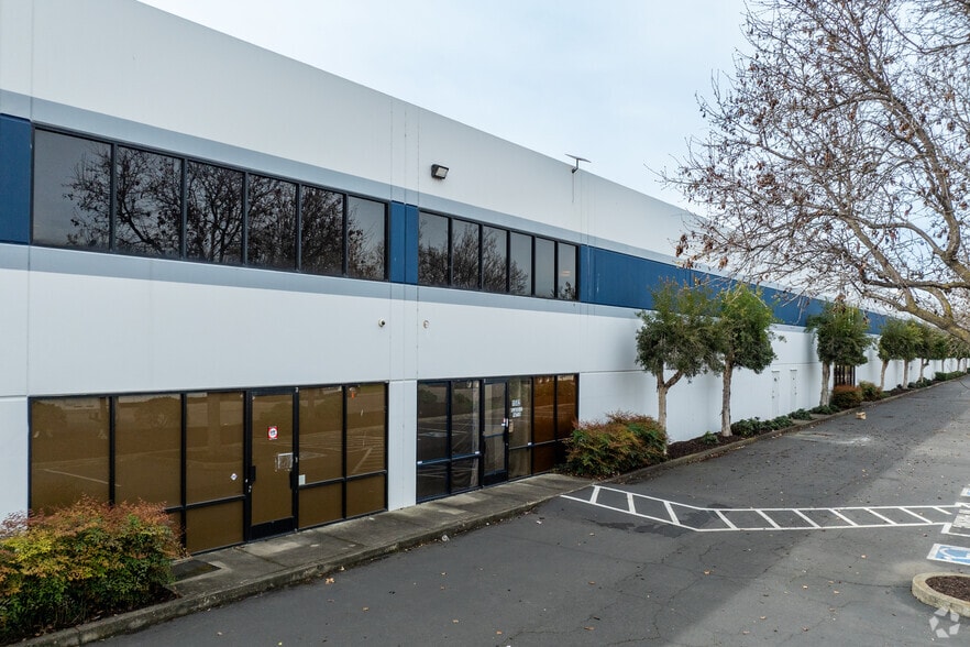 1514-1586 Zephyr Ave, Hayward, CA for lease - Building Photo - Image 2 of 15
