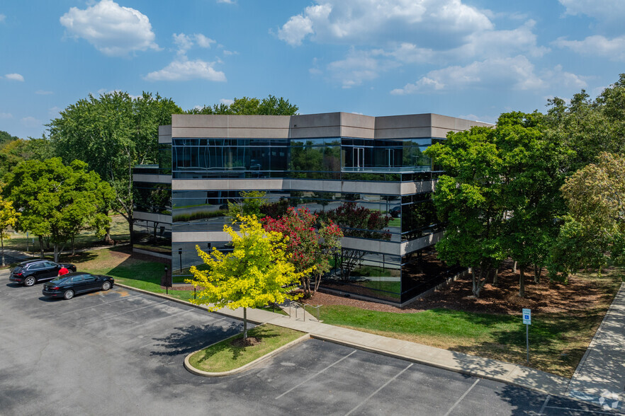 1 Burton Hills Blvd, Nashville, TN for lease - Building Photo - Image 1 of 17