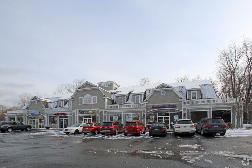 49 Federal Rd, Brookfield, CT for sale - Primary Photo - Image 1 of 1