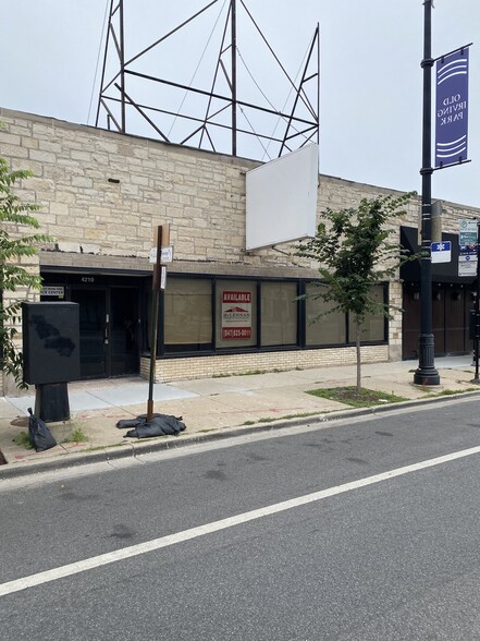 4210 W Irving Park Rd, Chicago, IL for lease - Building Photo - Image 1 of 5