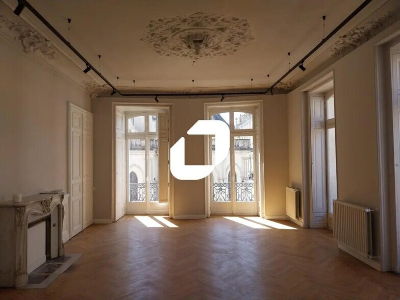 Office in Nantes for lease - Building Photo - Image 1 of 13