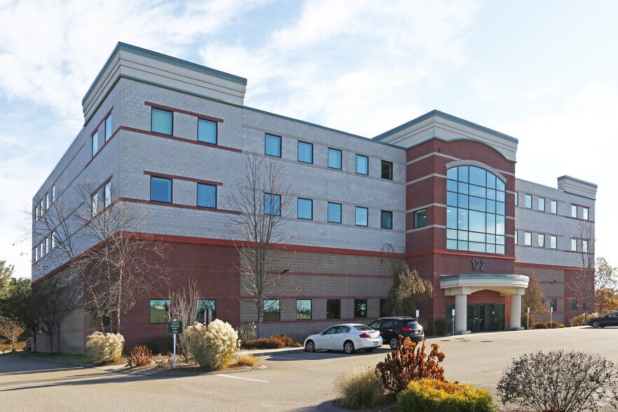 122 Grove St, Franklin, MA for sale - Primary Photo - Image 1 of 1