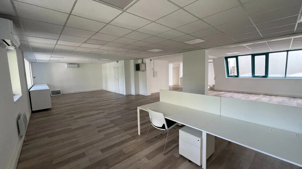 Office in Boulogne-Billancourt for lease - Interior Photo - Image 3 of 13