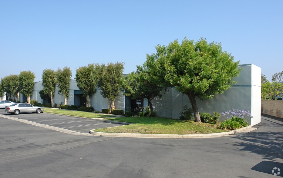 2960 Saturn St, Brea, CA for lease - Primary Photo - Image 1 of 7