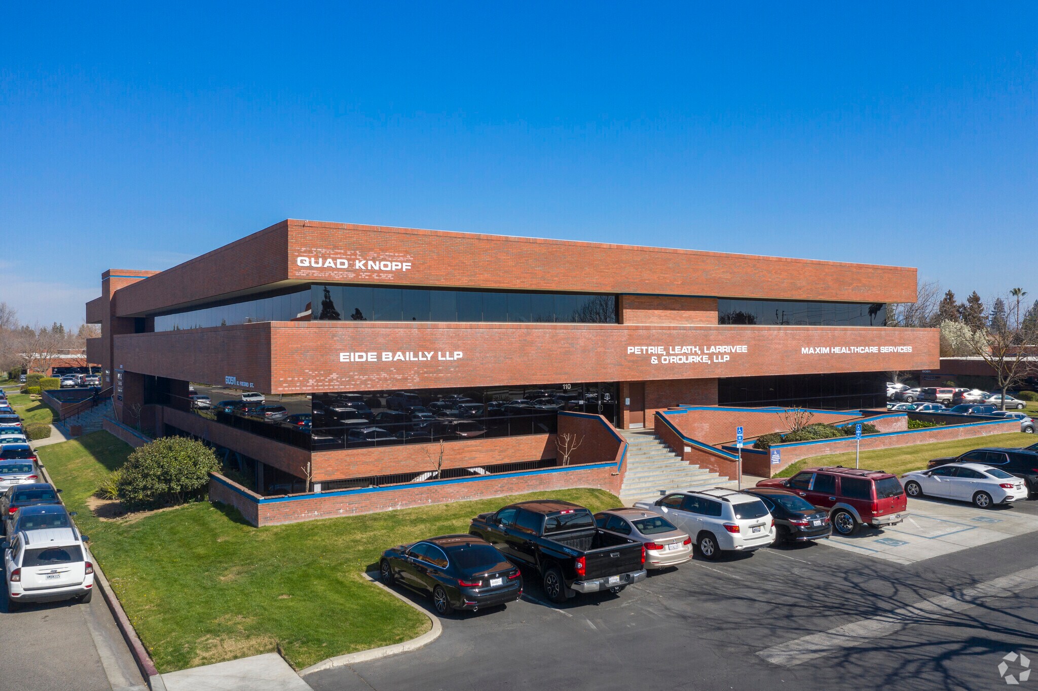 6051 N Fresno St, Fresno, CA for lease Primary Photo- Image 1 of 14