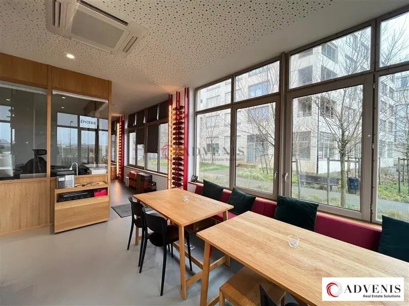 Office in Bordeaux for sale Interior Photo- Image 1 of 9