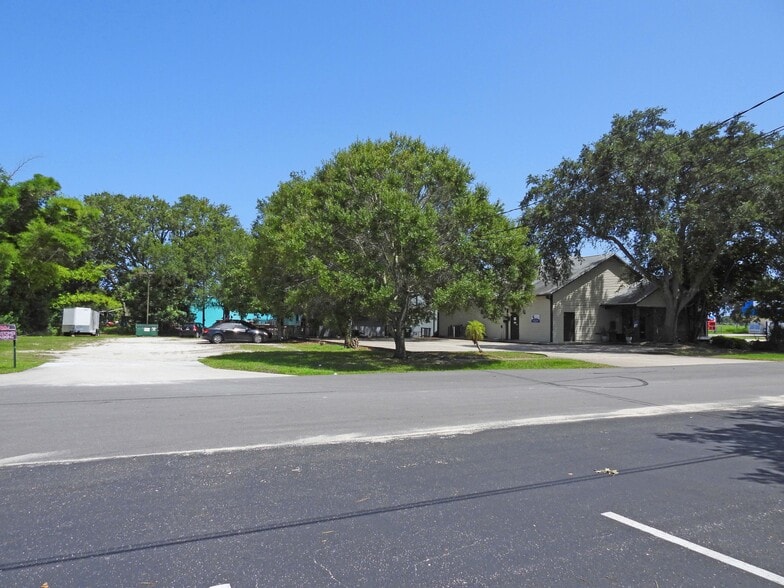 1933 Palm Blvd, Melbourne, FL for sale - Building Photo - Image 2 of 3