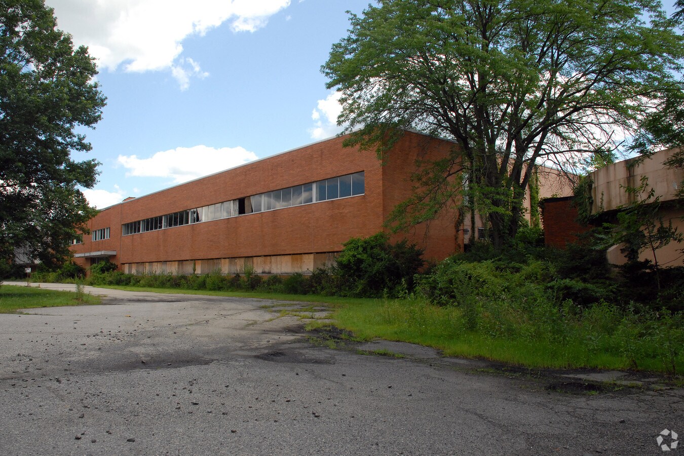 150 Totowa Rd, Wayne, NJ 07470