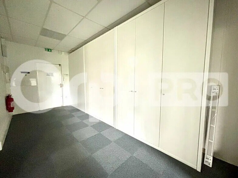 Office in Compiègne for lease - Building Photo - Image 3 of 8