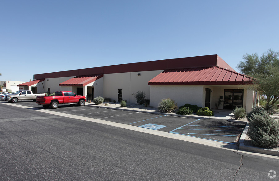 19020 N Indian Canyon Dr, North Palm Springs, CA for lease - Building Photo - Image 3 of 3