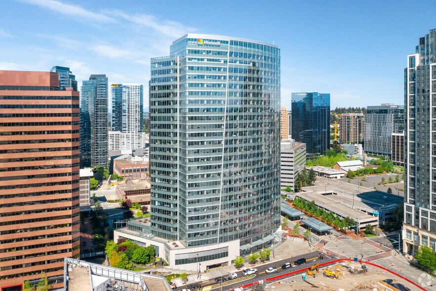 555 110th Ave NE, Bellevue, WA for lease - Primary Photo - Image 1 of 5