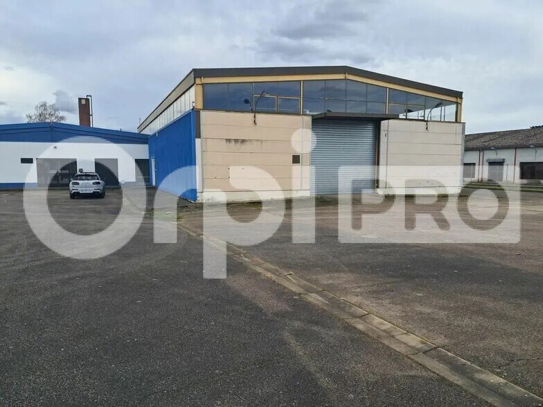 Flex in Montluçon for lease - Building Photo - Image 2 of 7