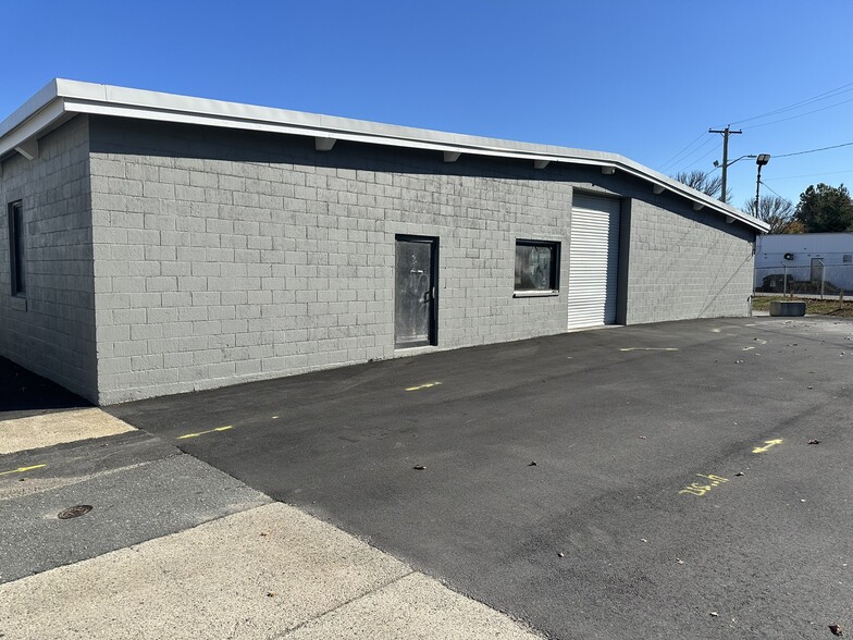 1425 Cranston St, Cranston, RI for lease - Building Photo - Image 2 of 7