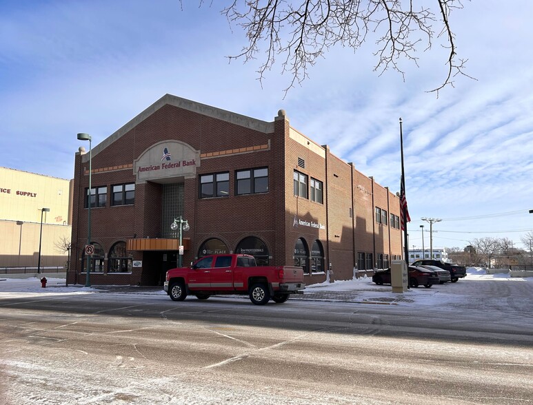 117 S Mill St, Fergus Falls, MN for lease - Primary Photo - Image 1 of 18
