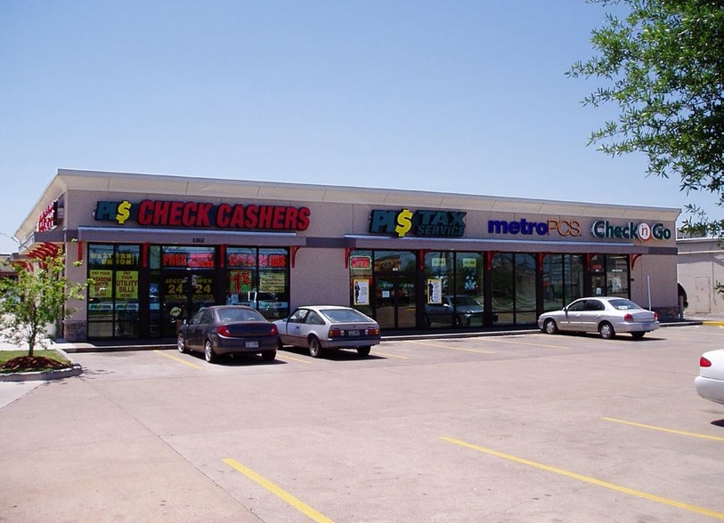 6868 Spencer Hwy, Pasadena, TX for lease - Building Photo - Image 1 of 8