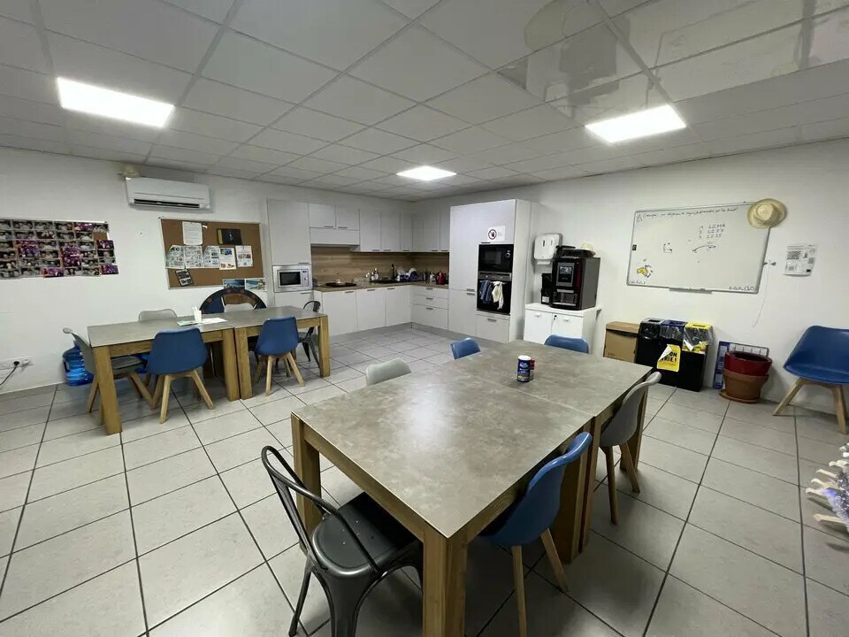 Flex in Valence for lease Building Photo- Image 1 of 8