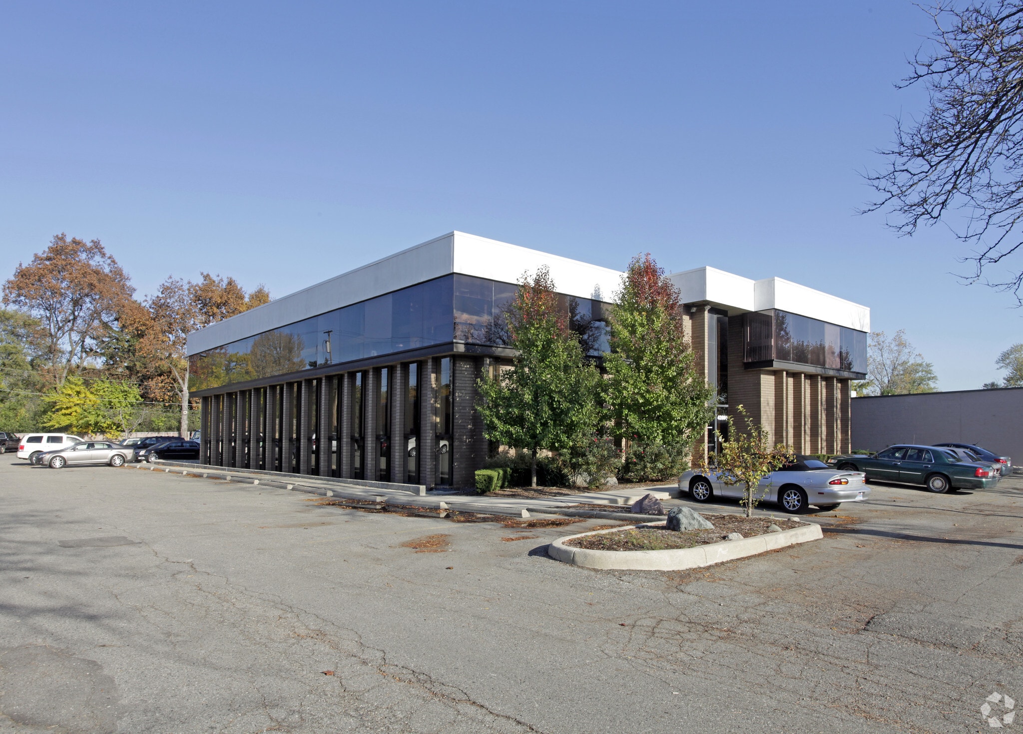 42690 Woodward Ave, Bloomfield Hills, MI for lease Primary Photo- Image 1 of 8