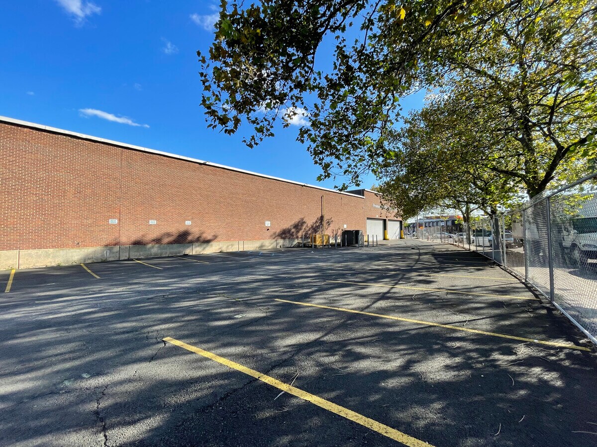 909 Remsen Ave, Brooklyn, NY 11236