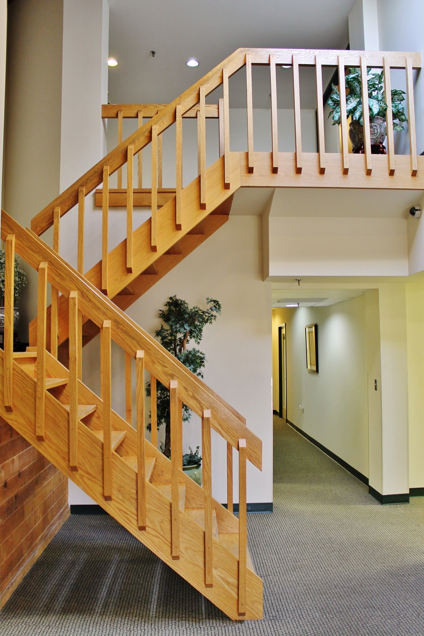 10015 Old Columbia Rd B215, Kemah: Inside Tenneh Johnson'S Residence - d9mwncg