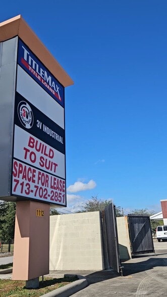 1112 W Spencer Hwy, La Porte, TX for lease - Commercial Listing Video - Image 2 of 22