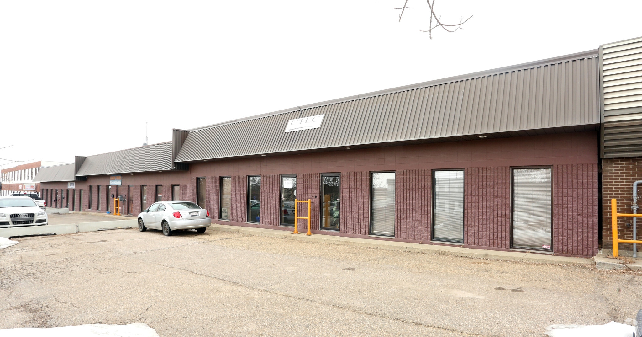 4-8 Rayborn Cres, St. Albert, AB for sale Primary Photo- Image 1 of 1