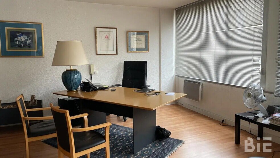 Office in Bordeaux for sale - Interior Photo - Image 3 of 5