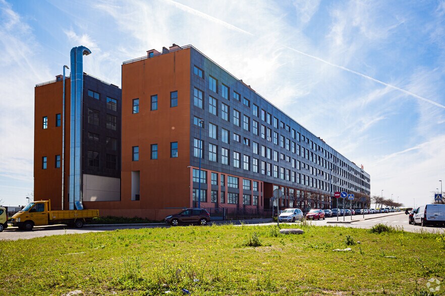 Office in Leganés, Madrid for sale - Building Photo - Image 2 of 3