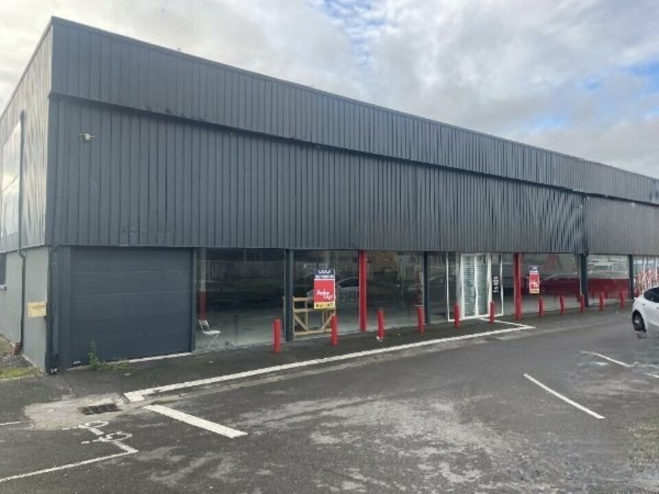 Retail in Reims for lease Building Photo- Image 1 of 9