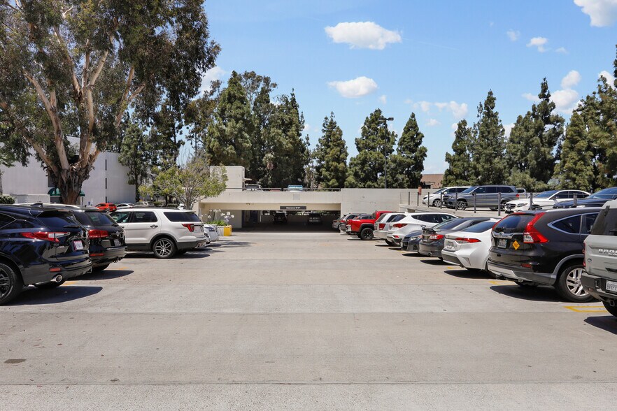 1760 Termino Ave, Long Beach, CA for lease - Building Photo - Image 3 of 8