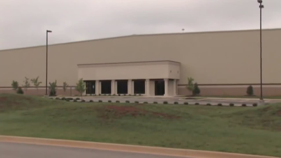 6015 Hardware Dr, Disputanta, VA for lease - Commercial Listing Video - Image 2 of 3