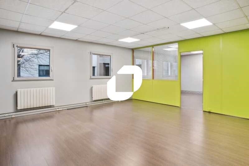 Flex in Villeurbanne for lease - Interior Photo - Image 3 of 12