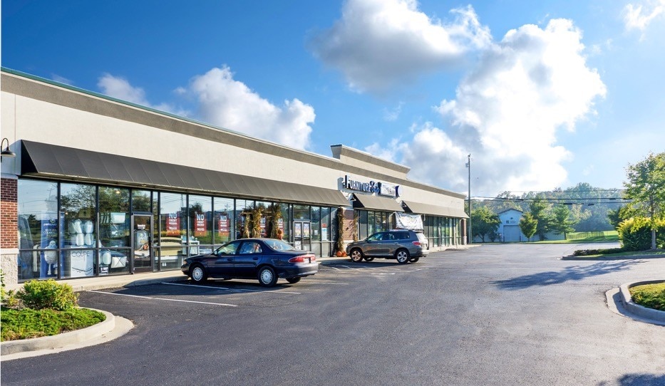 5640-5650 College Corner Pike, Oxford, OH for lease - Building Photo - Image 1 of 4