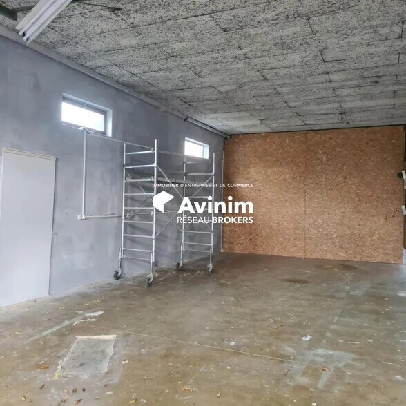Industrial in Andilly for lease - Interior Photo - Image 2 of 3