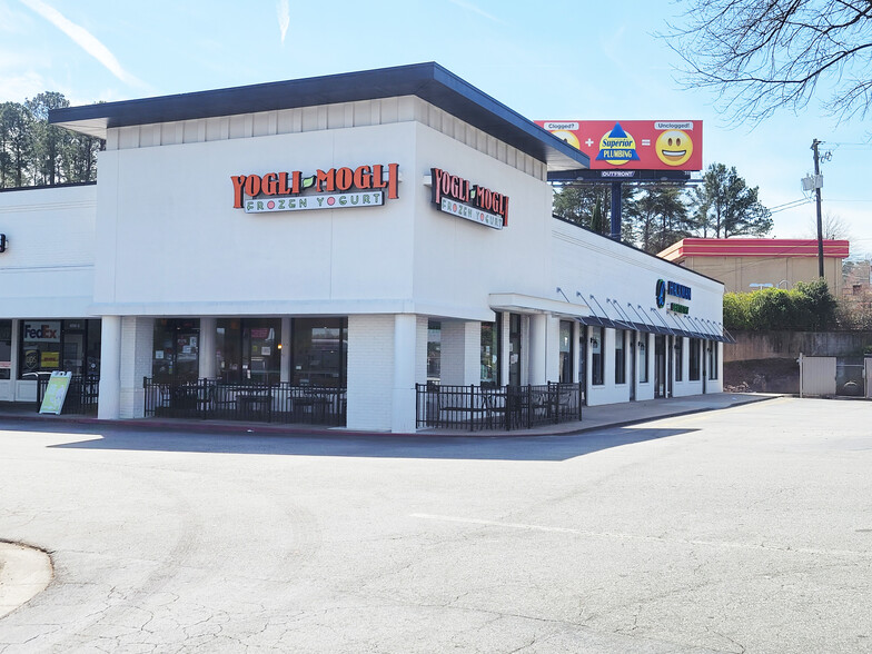 6500 NE Roswell Rd, Atlanta, GA for lease - Building Photo - Image 3 of 9